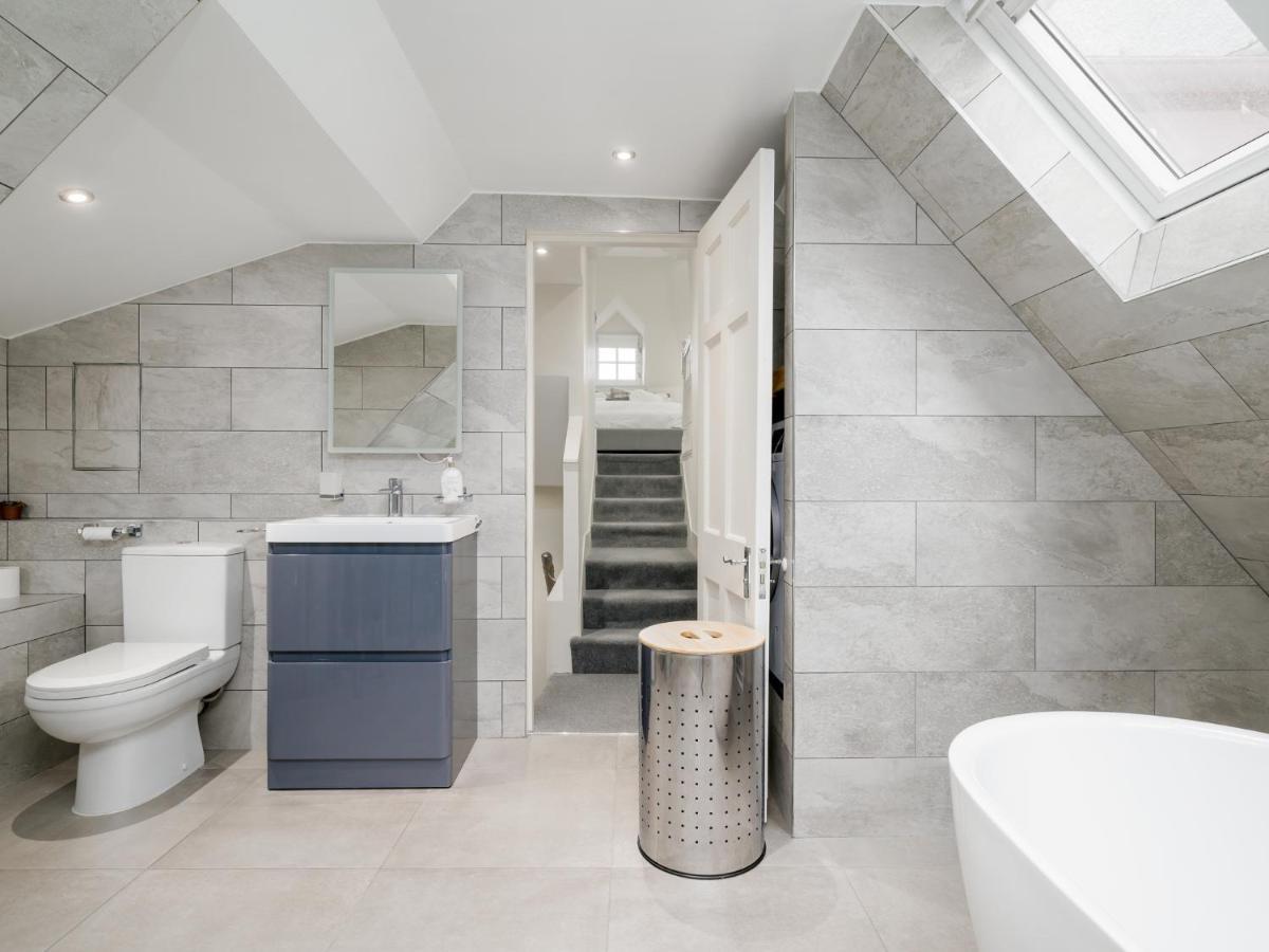 Pass The Keys Historic Ramsay Garden Apt With Balcony Views Edinburgh Luaran gambar