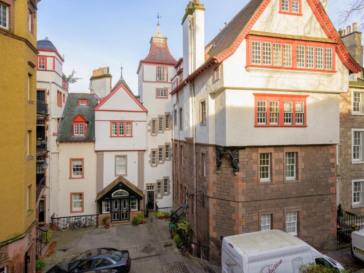 Pass The Keys Historic Ramsay Garden Apt With Balcony Views Edinburgh Luaran gambar