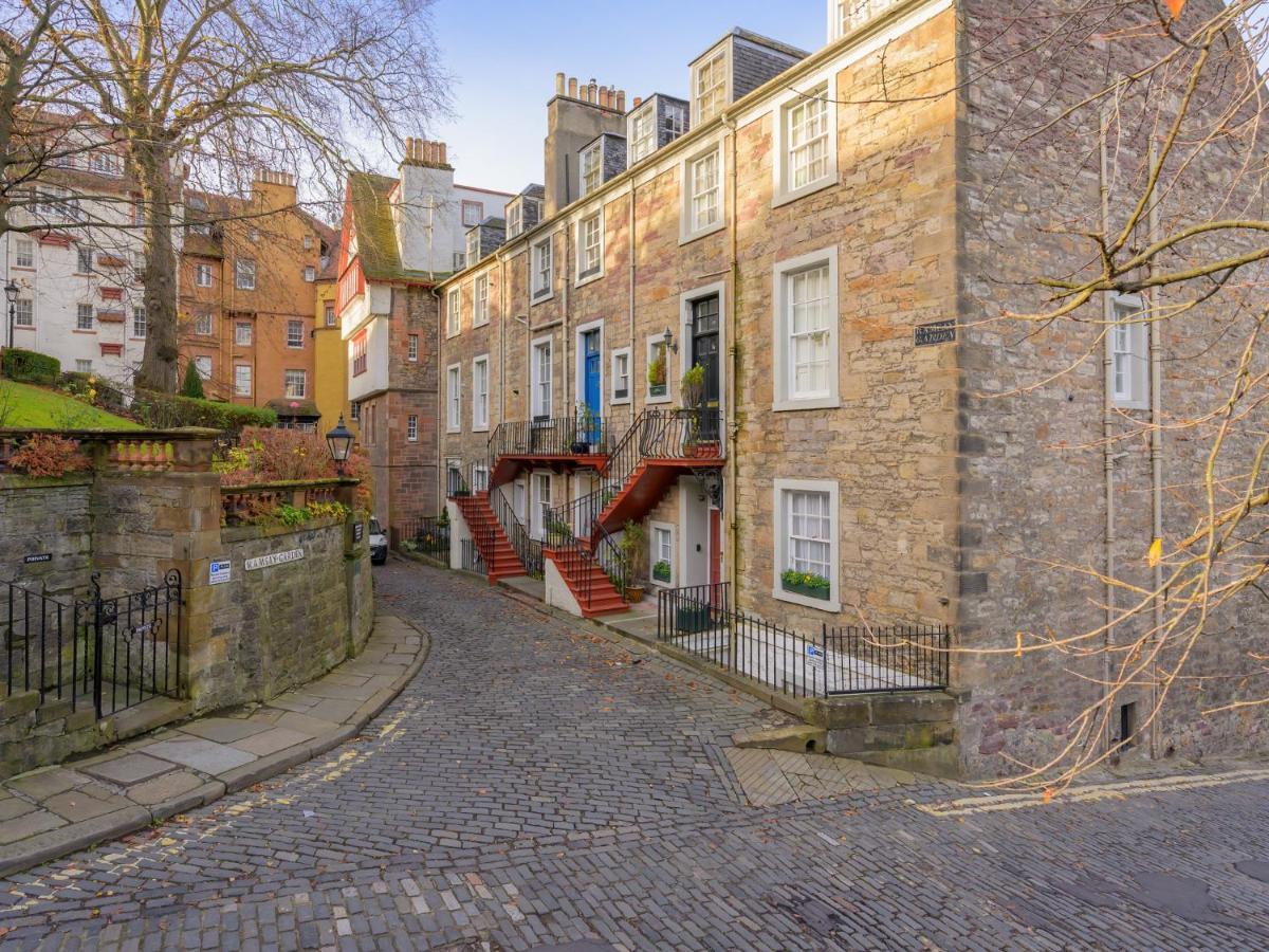 Pass The Keys Historic Ramsay Garden Apt With Balcony Views Edinburgh Luaran gambar