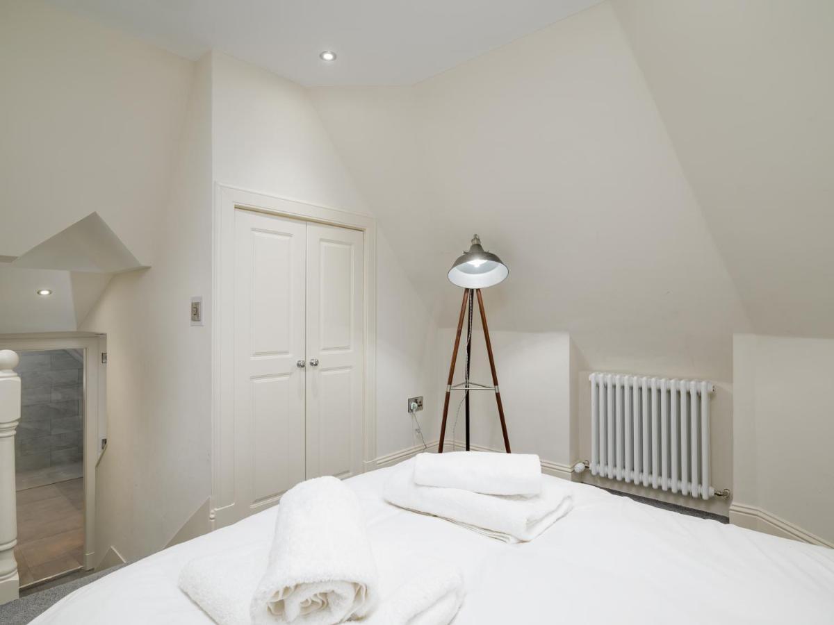 Pass The Keys Historic Ramsay Garden Apt With Balcony Views Edinburgh Luaran gambar