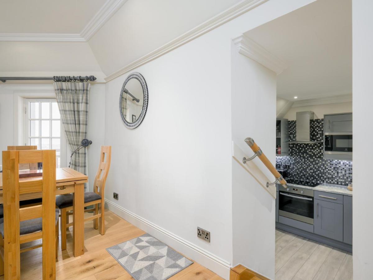 Pass The Keys Historic Ramsay Garden Apt With Balcony Views Edinburgh Luaran gambar