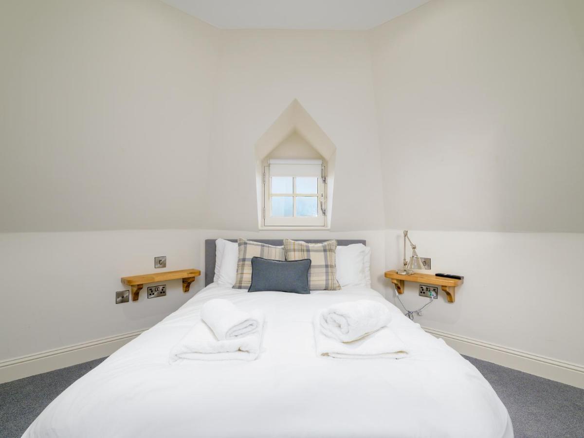 Pass The Keys Historic Ramsay Garden Apt With Balcony Views Edinburgh Luaran gambar